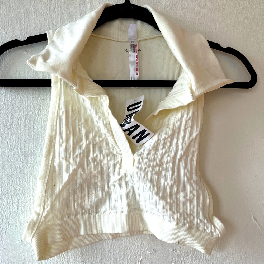 URBAN OUTFITTERS Collared Wide Arm Cropped Tank